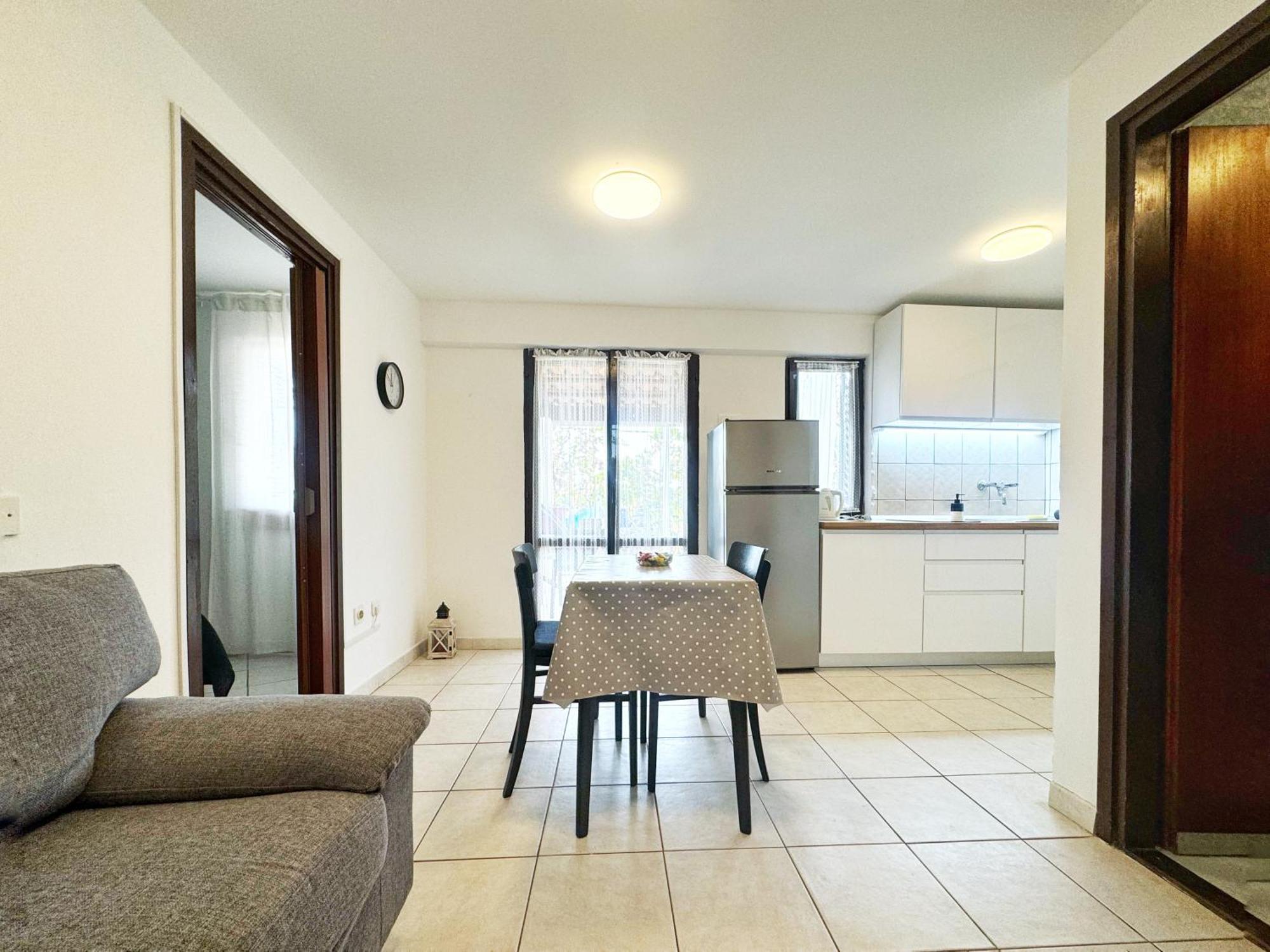 Apartments Jan Баньоле Екстер'єр фото